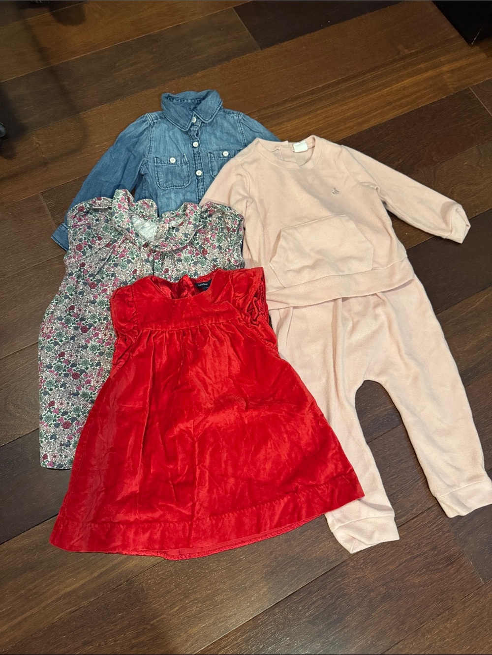 Baby Gap lot of 5 pieces of girls 18 to 24 months of dresses, sweatsuit and top